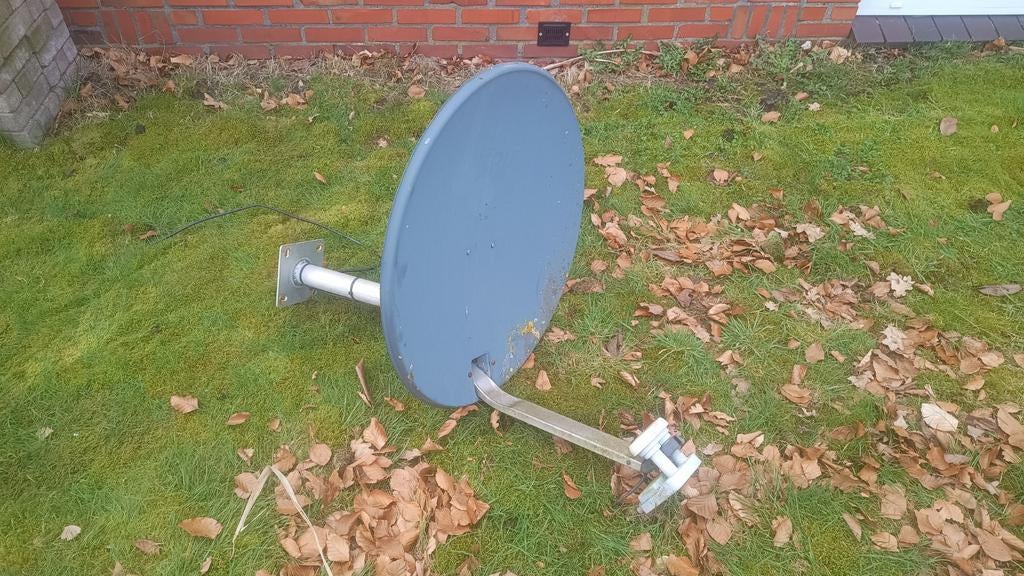 Satellietschotel 60 cm met monoblock twin LNB, Ophalen, Gebruikt, (Schotel)antenne, Overige merken