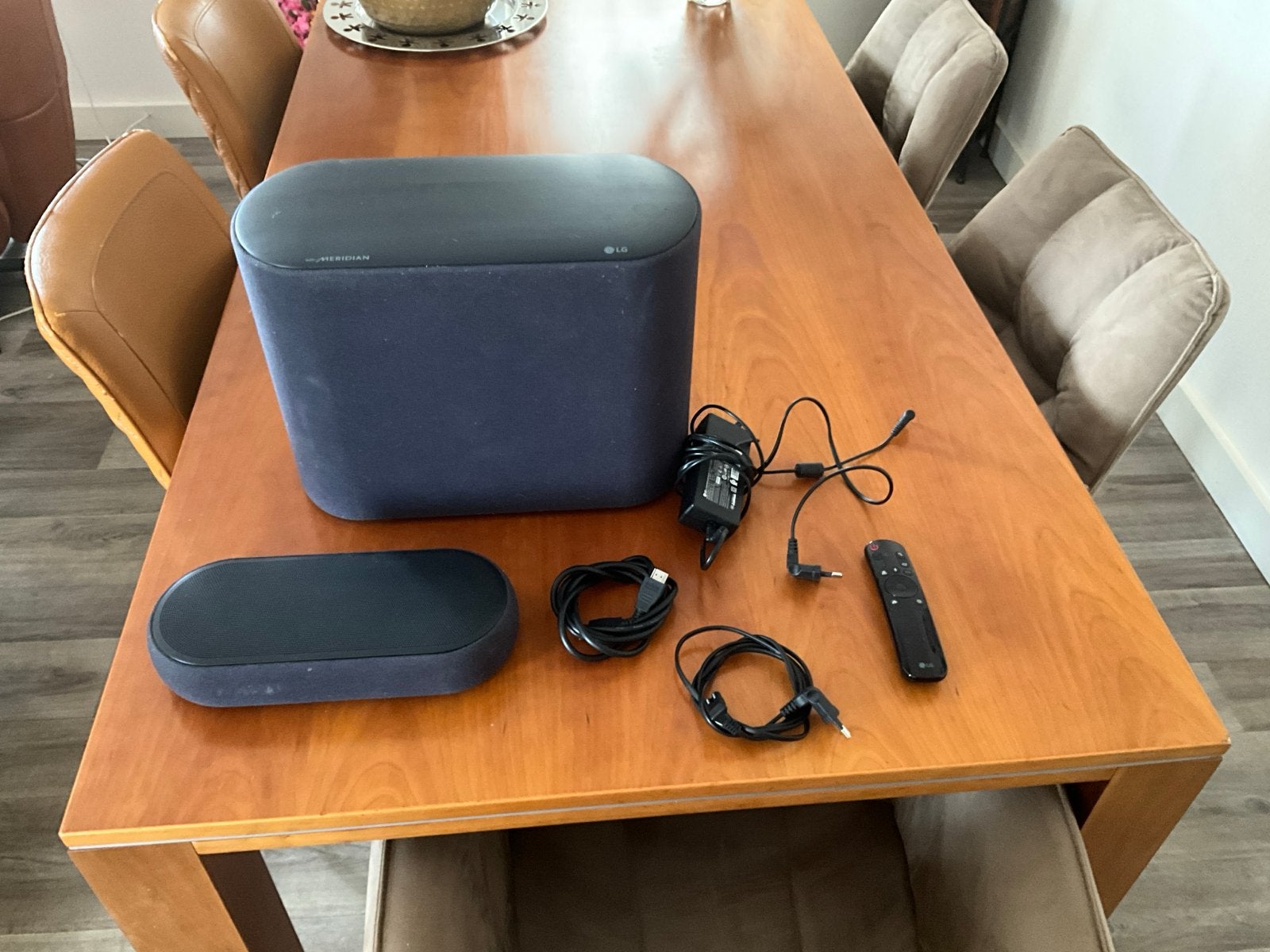 LG Soundbar met Meridian Audio en draadloze subwoofer, Ophalen of Verzenden, Bluetooth, Zo goed als nieuw