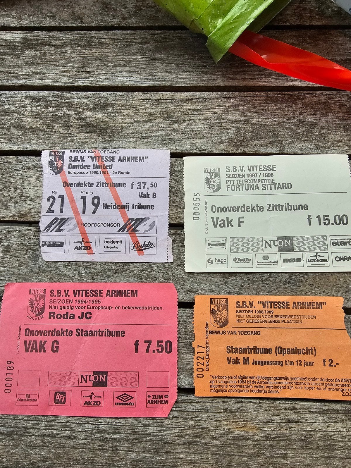 4 oude kaartjes vitesse, Verzamelen, Verzenden, Zo goed als nieuw, Vitesse