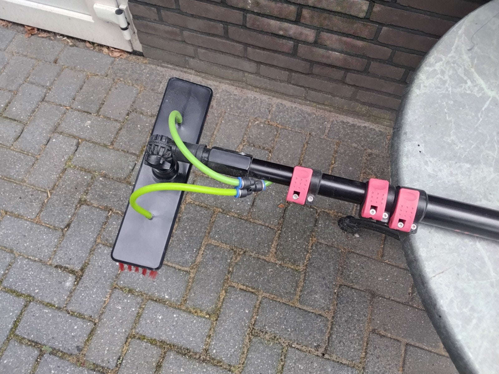 telescoopsteel met wasborstel en  zeepdispenser., Ophalen