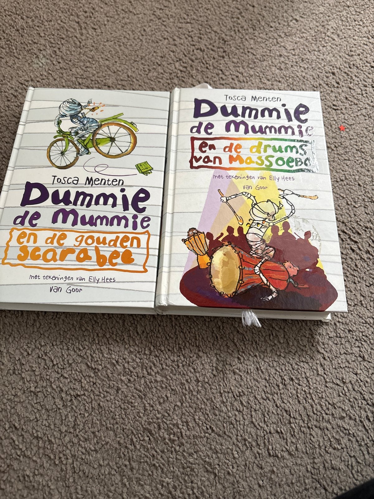 Dummie de Mummie boeken - 2 delen, Ophalen of Verzenden, Zo goed als nieuw, Fictie