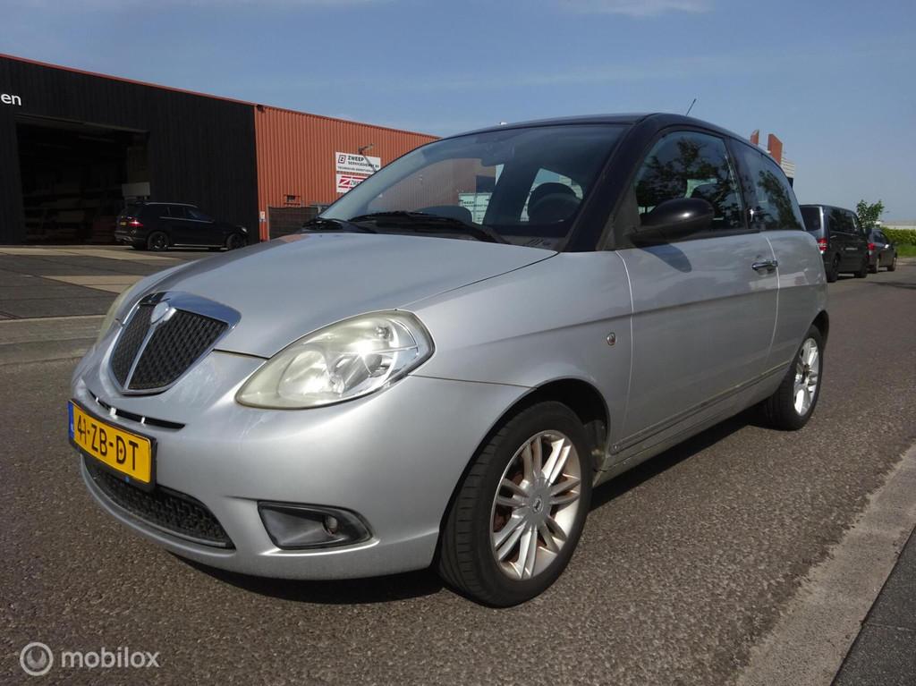 Lancia Ypsilon 1.4 Blue & Me, Auto's, Lancia, Bedrijf, Te koop, Ypsilon, ABS, Airbags, Alarm, Bluetooth, Centrale vergrendeling