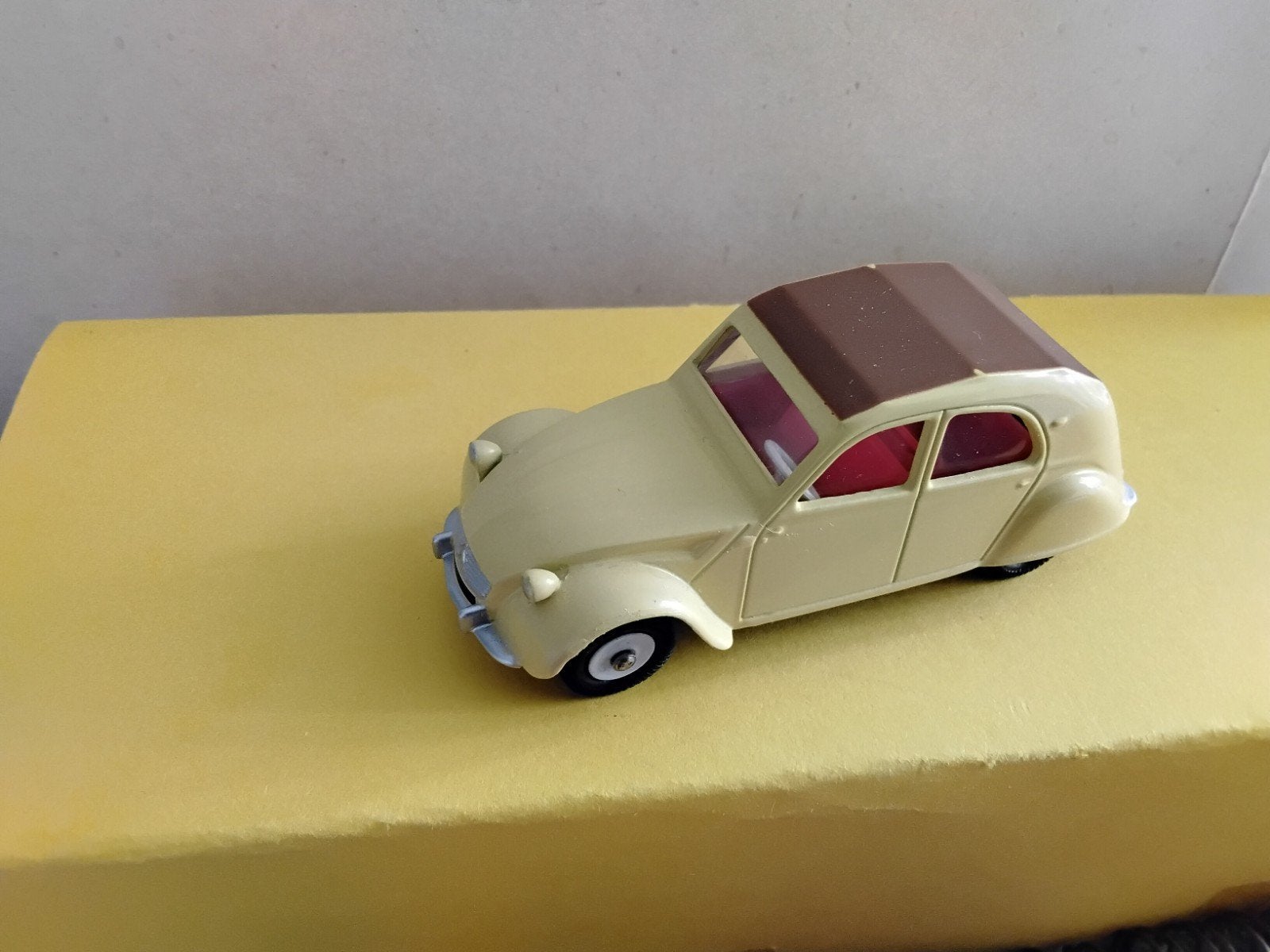 DINKY TOYS ATLAS   2CV "CITROËN̈  MODEL 61   NO  558, Ophalen of Verzenden, Zo goed als nieuw, Auto, Dinky Toys