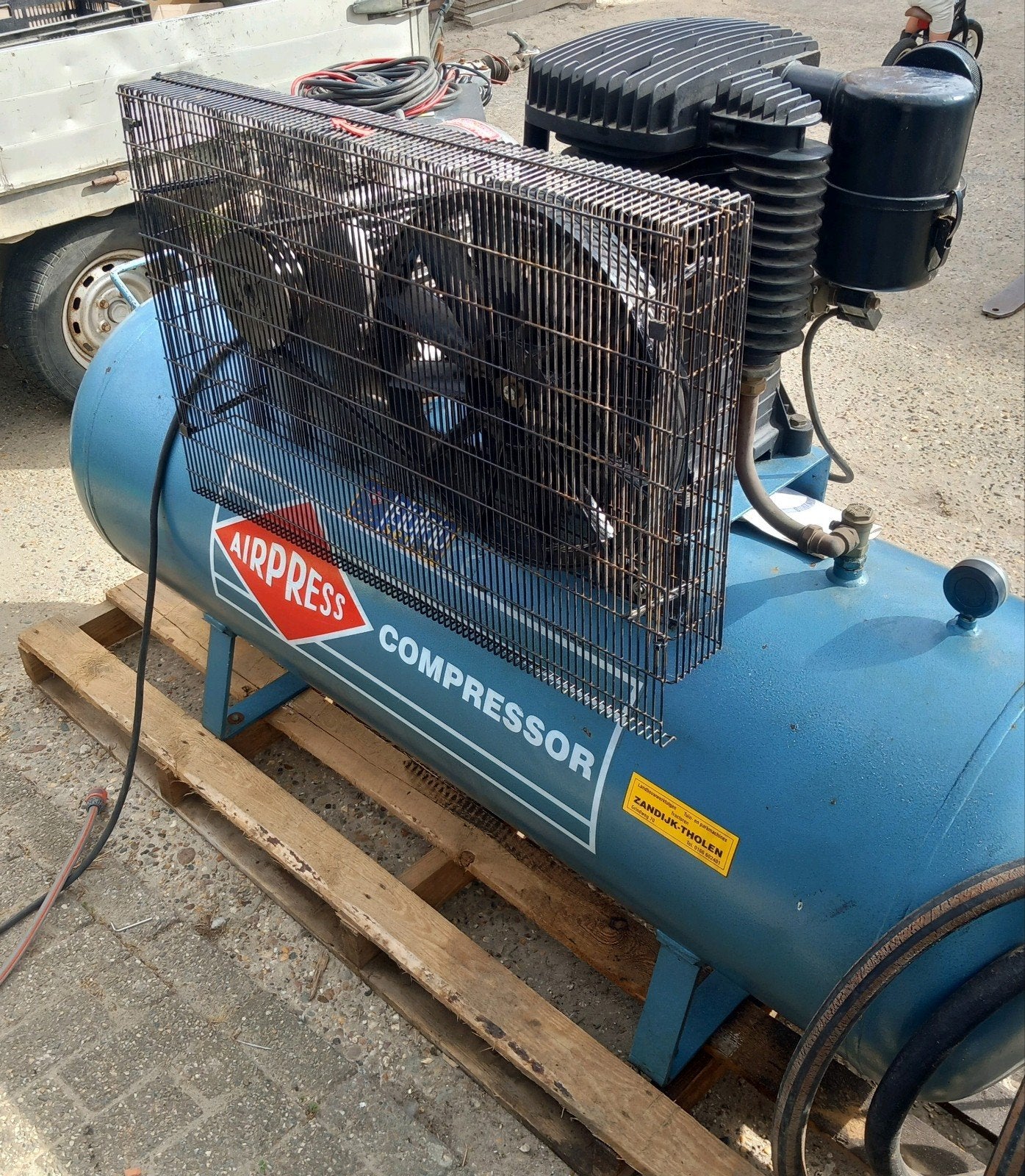 Airpress Compressor - Robuuste Industriële Luchtcompressor, Doe-het-zelf en Verbouw, Compressors, Ophalen, Gebruikt, 400 tot 800 liter/min