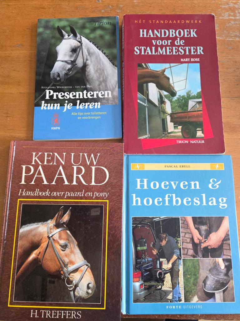 Luxe Vakliteratuur Paardenhouderij / Opleiding boeken (o.a., Boeken, P. Ebell, Ophalen of Verzenden, Zo goed als nieuw, Overige sporten