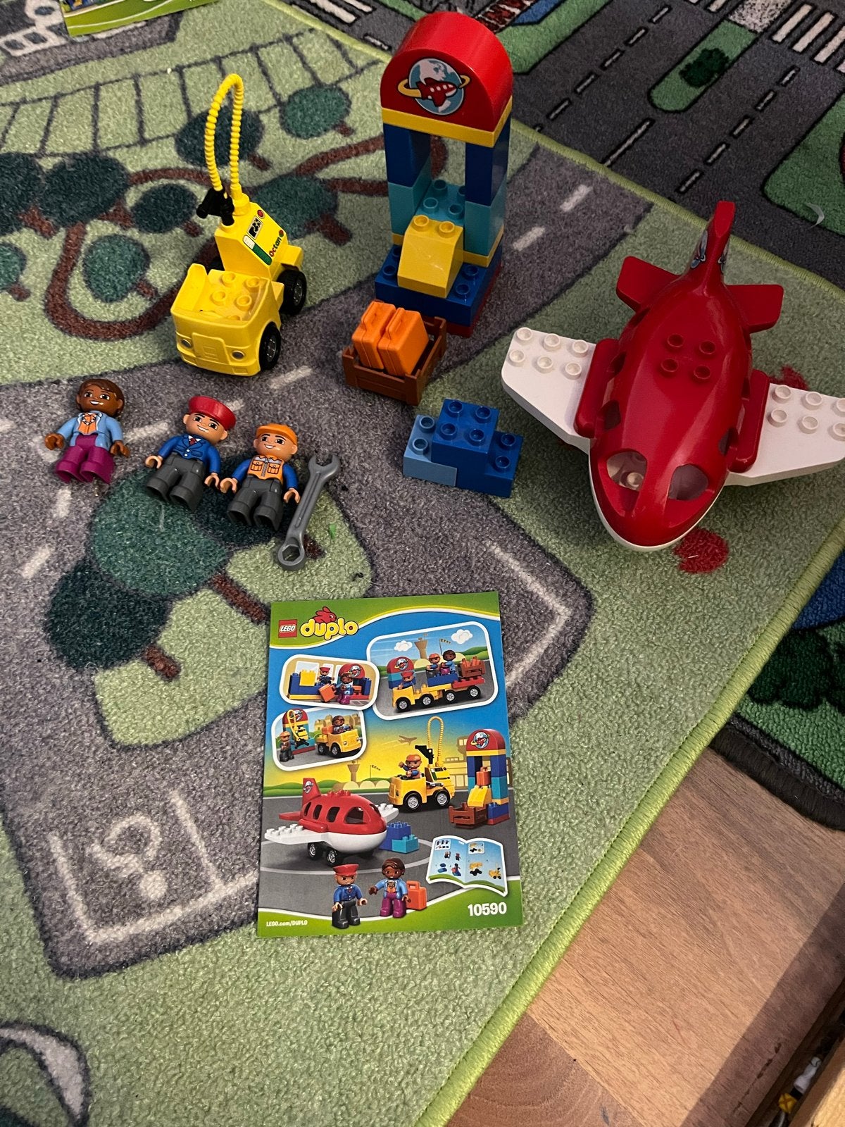 Lego Duplo Vliegveld 10590 met vliegtuig en figuren, Kinderen en Baby's, Ophalen, Overige thema's, Zo goed als nieuw, Compleet