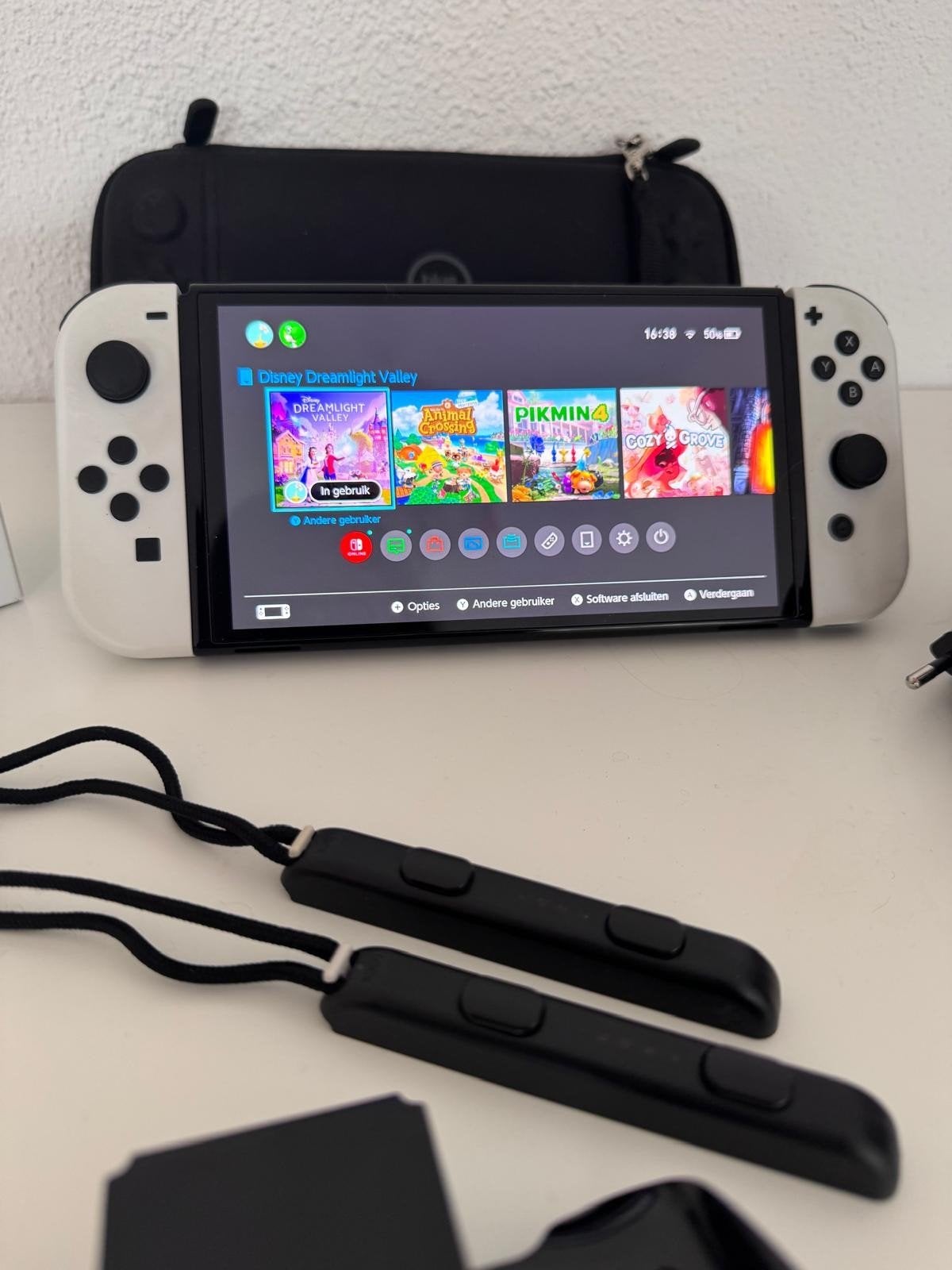 Nintendo Switch OLED - Compleet met kabels, goed werkend, Ophalen, Gebruikt, Met 2 controllers, Switch OLED