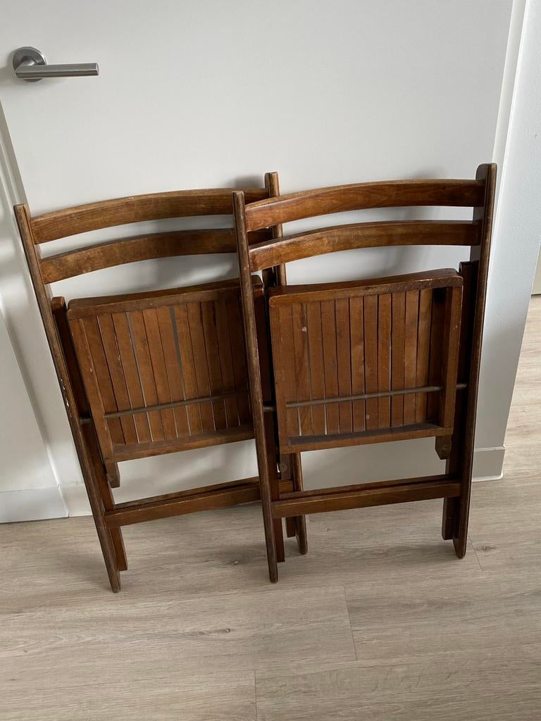 Twee Vintage Donkerbruine Houten Klapstoelen, Ophalen