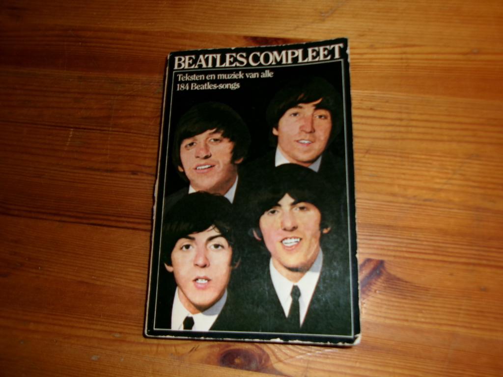 Beatles compleet - teksten en muziek van alle 184 songs, Muziek en Instrumenten, Bladmuziek, Gebruikt, Ophalen of Verzenden, Artiest of Componist