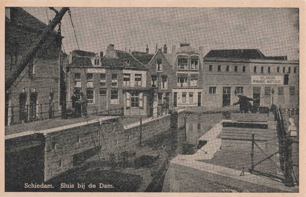 Schiedam Sluis bij de Dam M8150, Ophalen, 1940 tot 1960, Ongelopen, Zuid-Holland