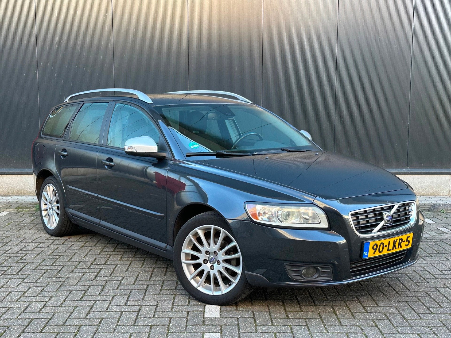 Volvo V50 1.6D S/S Sport* Nette auto* Trekhaak* Xenon* N.A.P, Voorwielaandrijving, Gebruikt, 4 cilinders, 700 kg