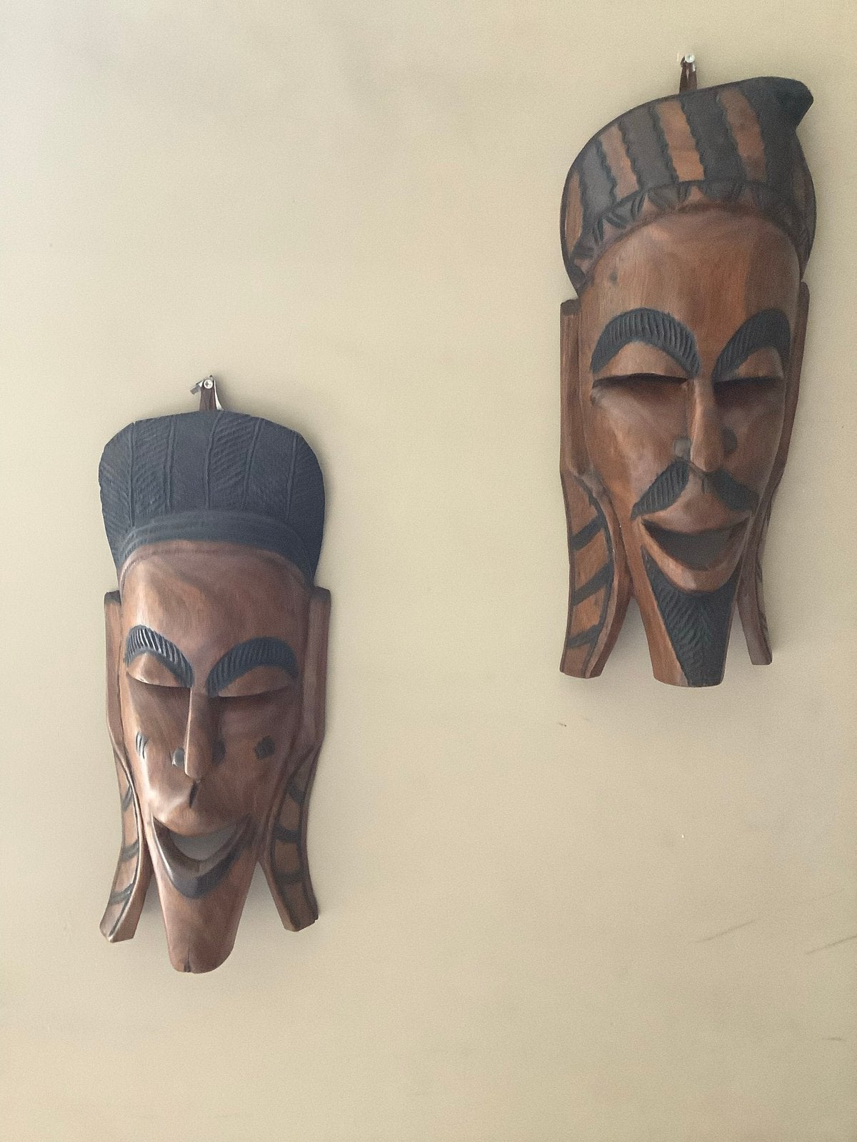 2 handgesneden houten maskers, Antiek en Kunst, Ophalen