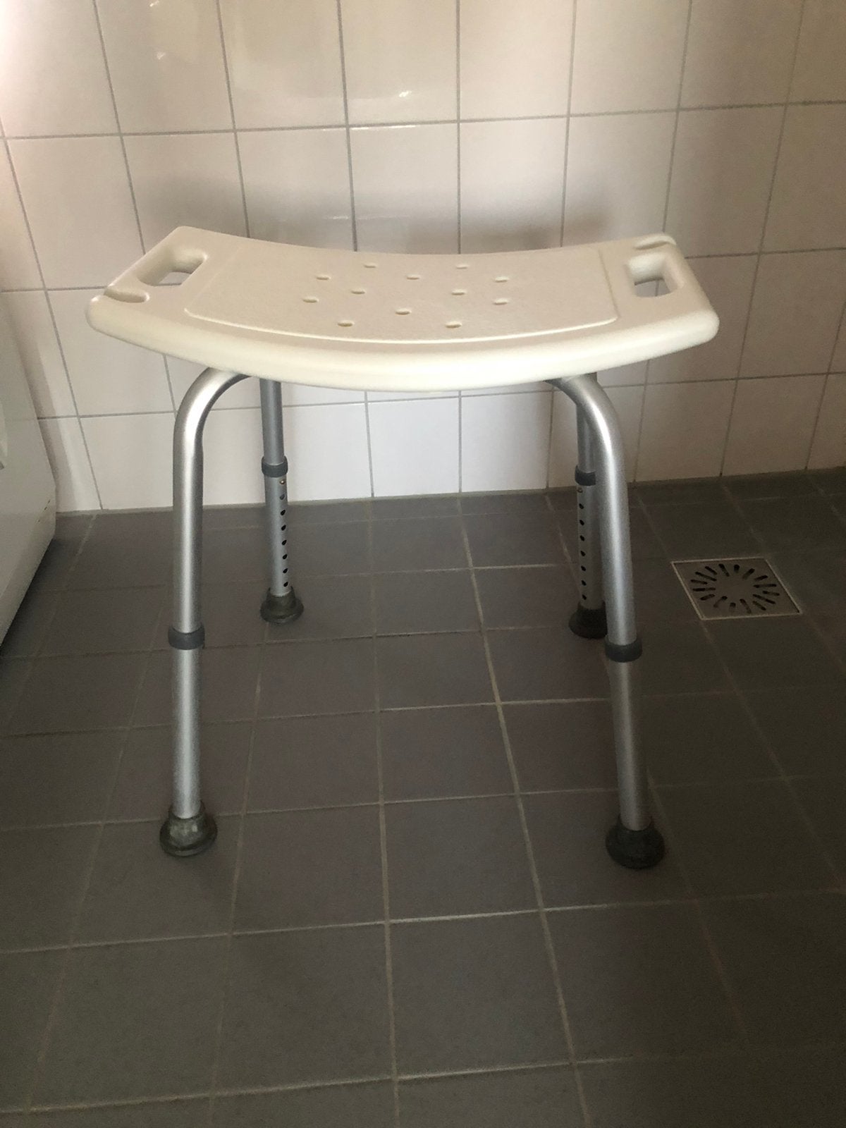 Douchestoeltje, Huis en Inrichting, Badkamer | Badkamermeubels, Ophalen, Overige typen, 50 tot 100 cm, Zo goed als nieuw