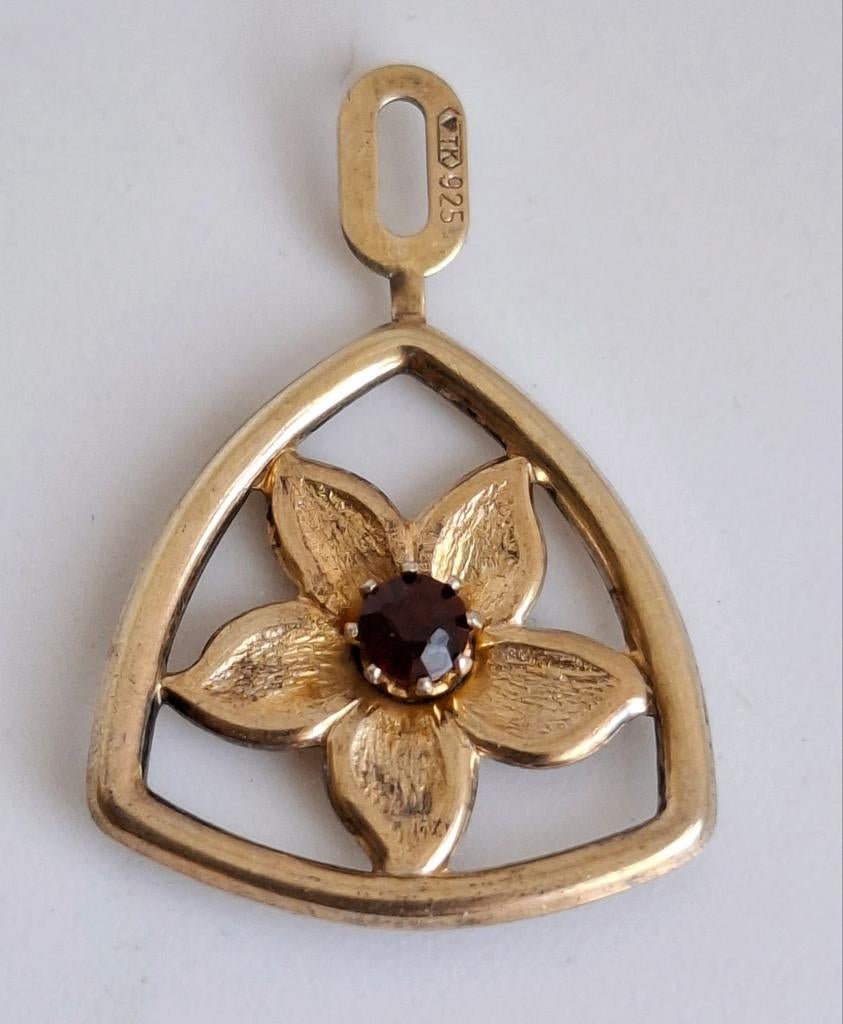 Vintage goud op zilveren hanger met granaat, Ophalen of Verzenden, Goud, Zilver