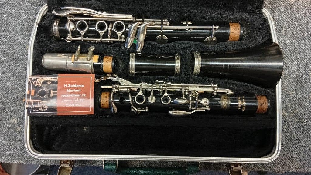 Klarinet Atelier Gereviseerde Bes klarineten met koffer, Muziek en Instrumenten, Blaasinstrumenten | Klarinetten, Bes-klarinet