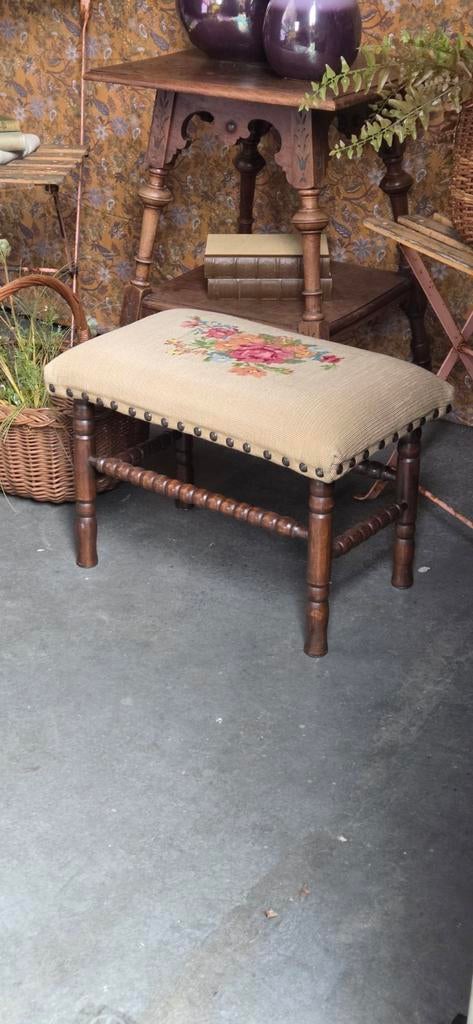 Retro Vintage Geborduurd Voetenbankje hocker poef, Minder dan 50 cm, Gebruikt, Retro, Vintage, Klassiek, Geborduurd, Minder dan 50 cm