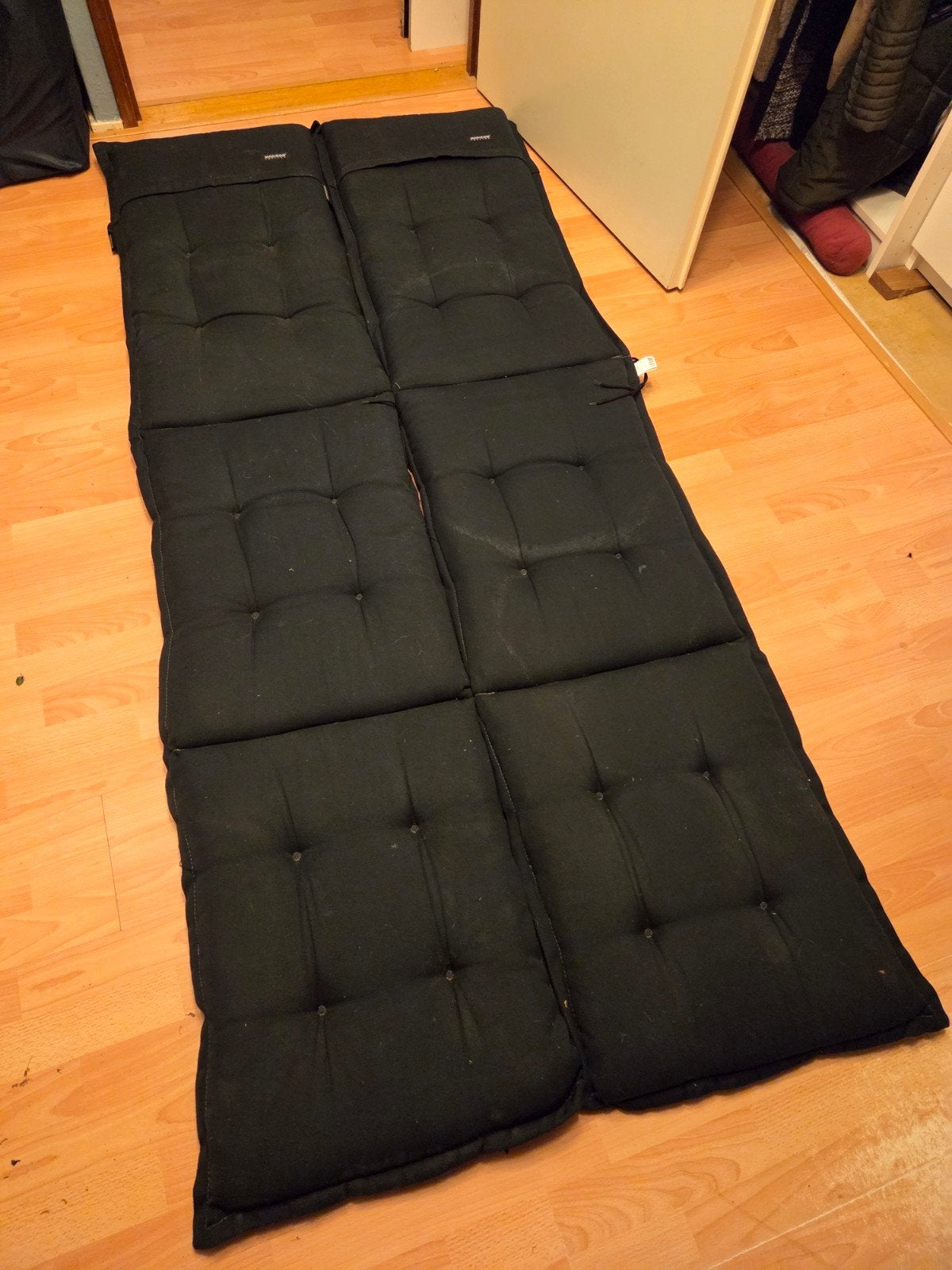 Twee stuks Madison Tuinkussen Ligbedkussen Rib Zwart 200x60, Ophalen, Gebruikt