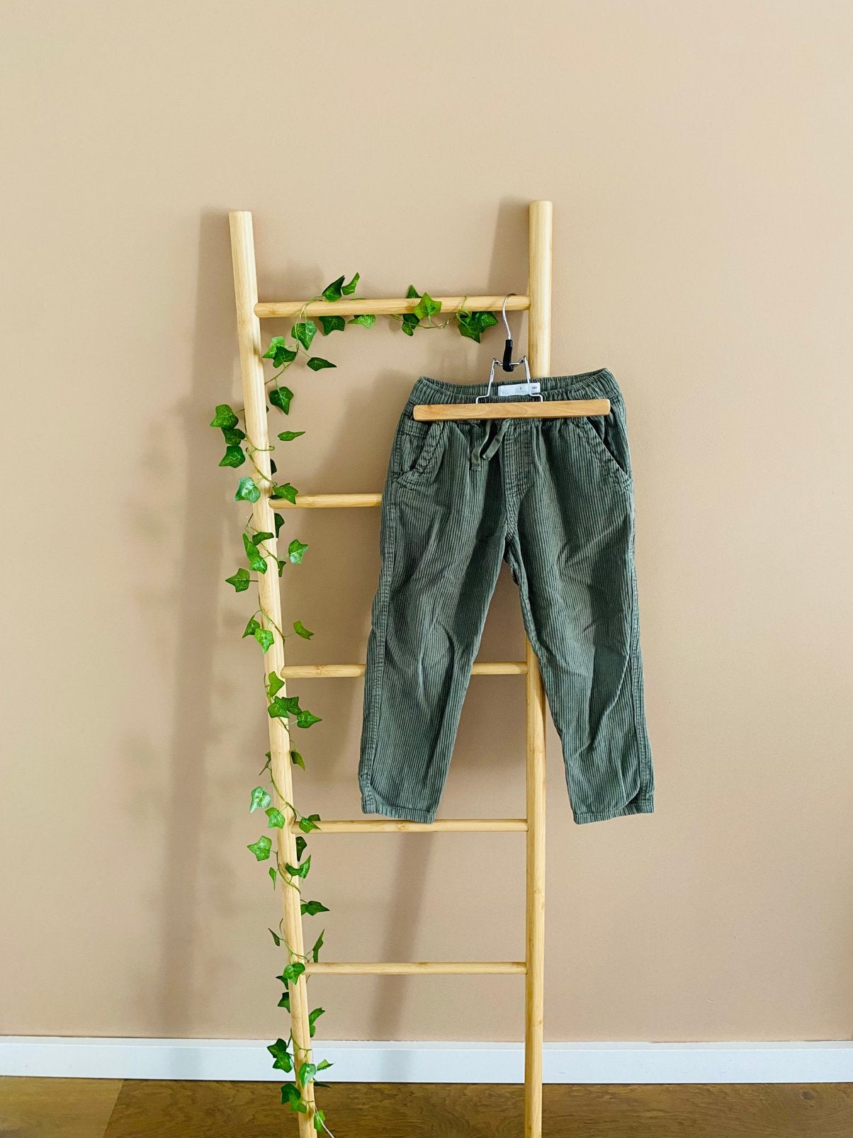 Lange broek/ broekje/ ribstof pantalon van Zara, maat 122, Ophalen of Verzenden, Jongen of Meisje, Broek