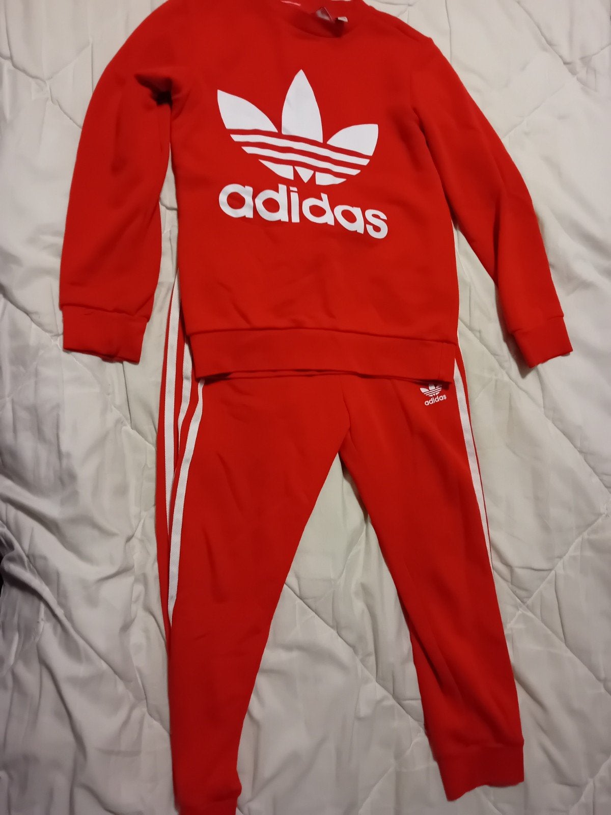 Adidas trainingspak rood maat 128, Ophalen of Verzenden, Zo goed als nieuw, Adidas, Jongen of Meisje