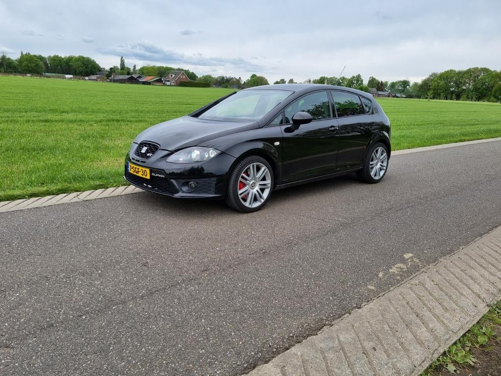 Seat Leon 2.0 TSI 195KW Cupra R 2011 Zwart, Auto's, Voorwielaandrijving, Zwart, 1984 cc, Leon