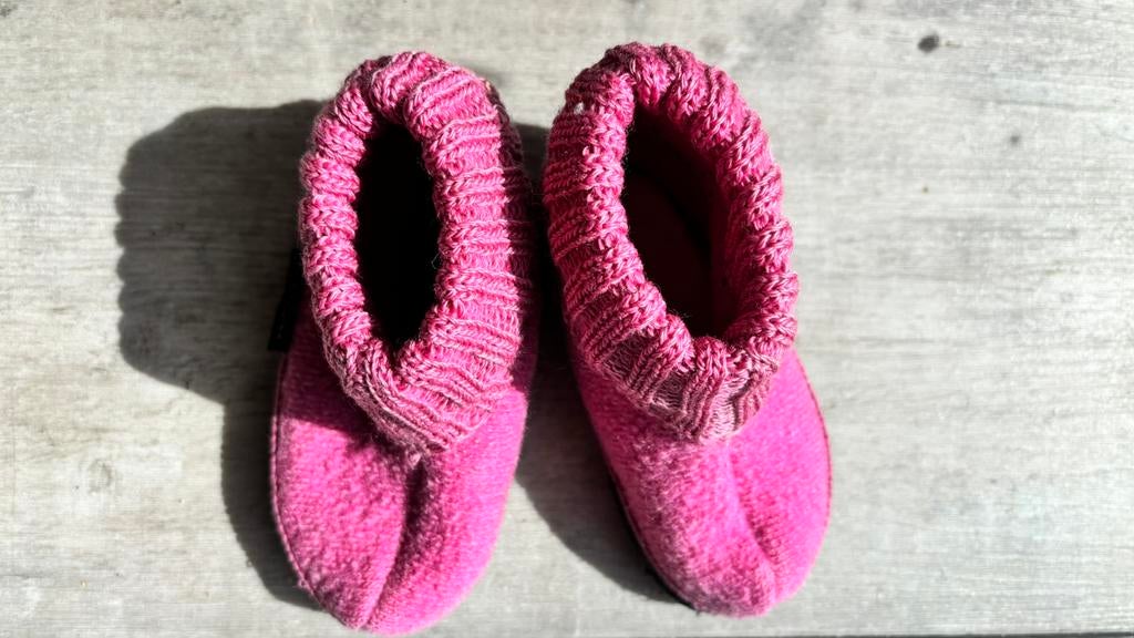 Rose bergstein pantoffels maat 23, Ophalen of Verzenden, Zo goed als nieuw, Meisje, Slofjes