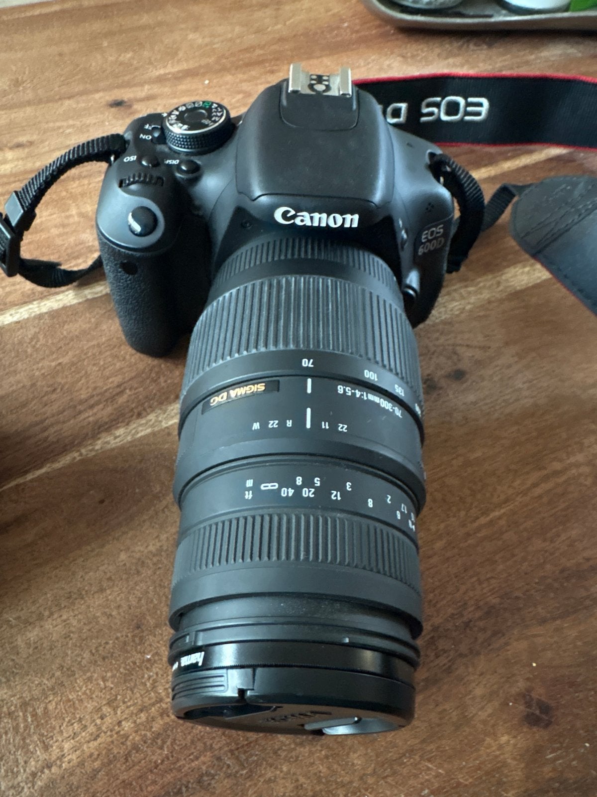 Canon EOS 600D Spiegelreflexcamera met Sigma 70-300mm lens, Audio, Tv en Foto, Fotocamera's Digitaal, Ophalen, Gebruikt, Spiegelreflex