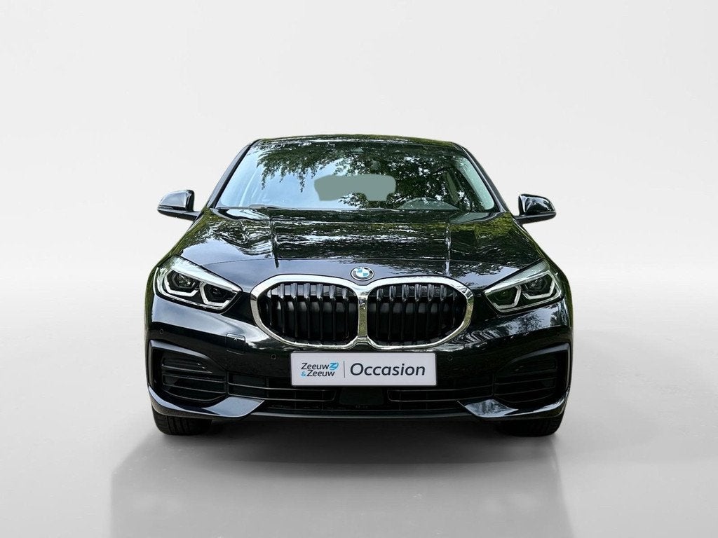 BMW 1-serie 116i Introduction Edition Navi , parkeersensoren, Auto's, BMW, 12 maanden, Gebruikt, Euro 6, Leder en Stof