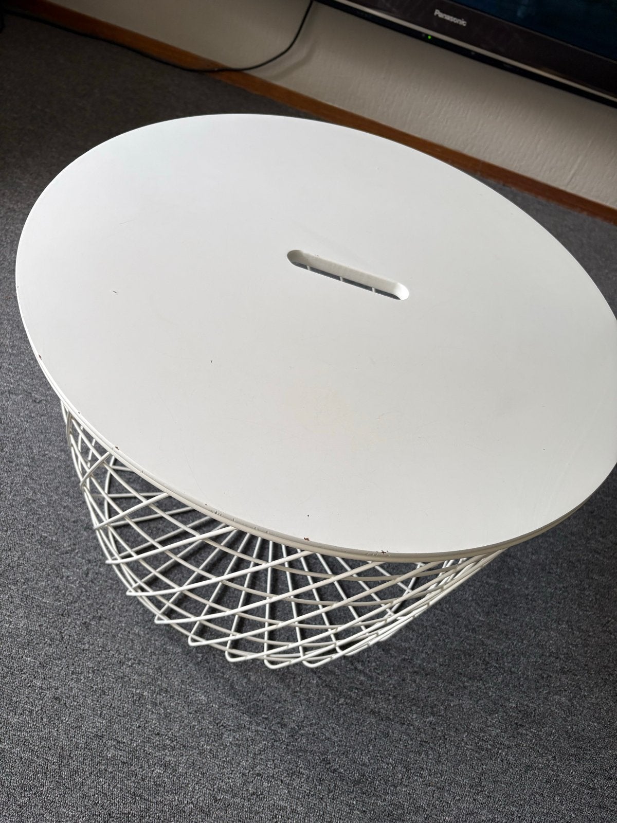 Witte Bijzettafel met Lichte Gebruikssporen, Ophalen, Minder dan 45 cm, Minder dan 55 cm, Gebruikt