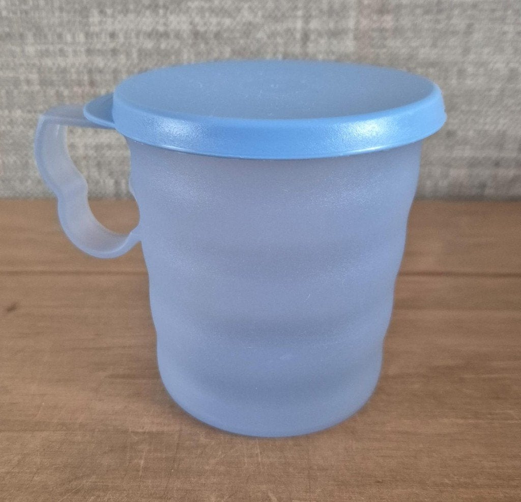 Tupperware Trendy bekers 330ML met oor (en deksel), Blauw, Beker of Kan, Ophalen of Verzenden, Zo goed als nieuw