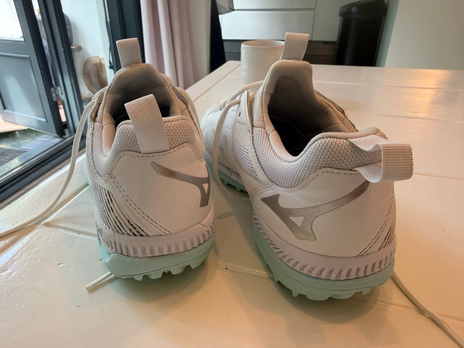 Foto 2 van Mizuno Pantera 2 sportschoenen maat 42 zo goed als nieuw