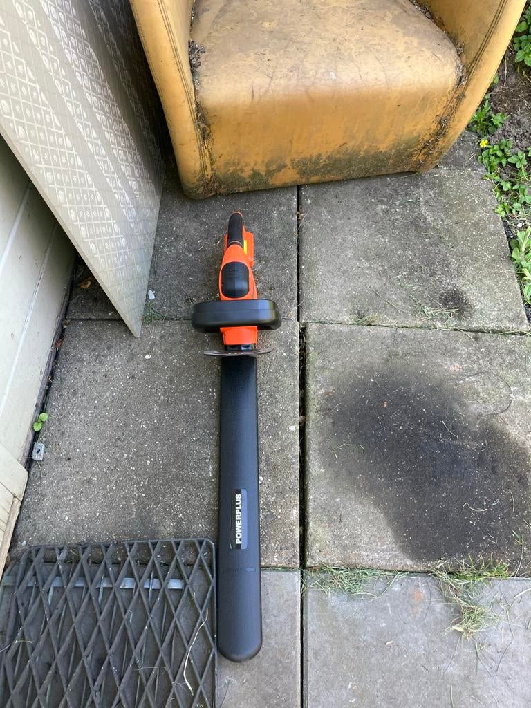 Powerplus POWDPG75301 Heggenschaar 20V, Ophalen, Zo goed als nieuw, Accu