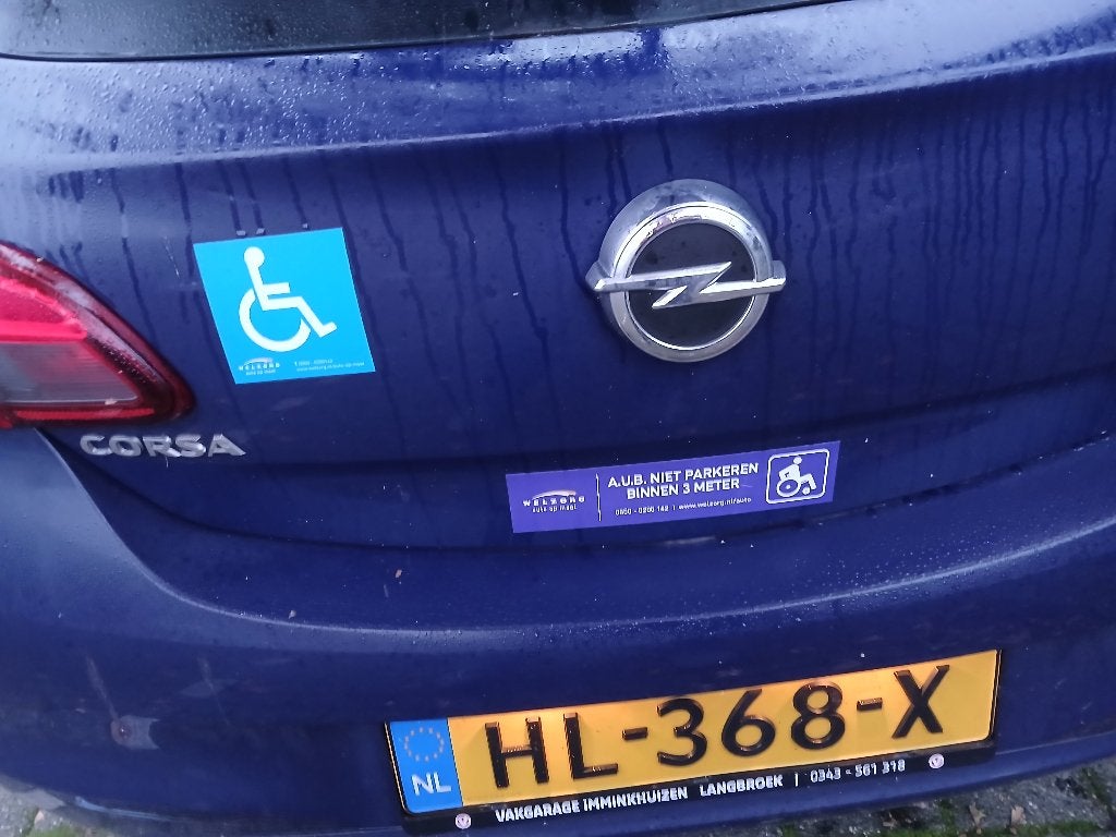 Opel Corsa 1.4 66KW/90PK 3D Easytronic 2015 Blauw, Auto's, 40 €/maand, Blauw, Alcantara, Origineel Nederlands