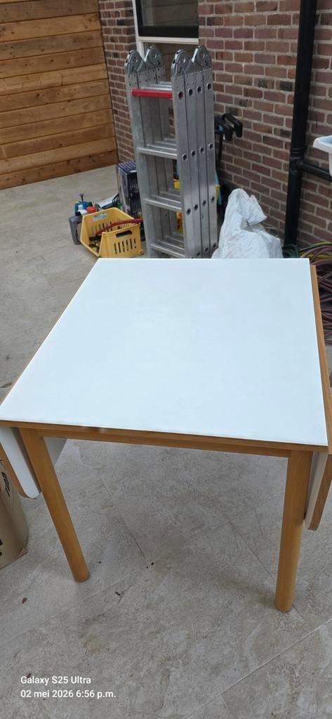 Handige tafel met uitklapbare delen - ruimtebesparend!, Ophalen of Verzenden