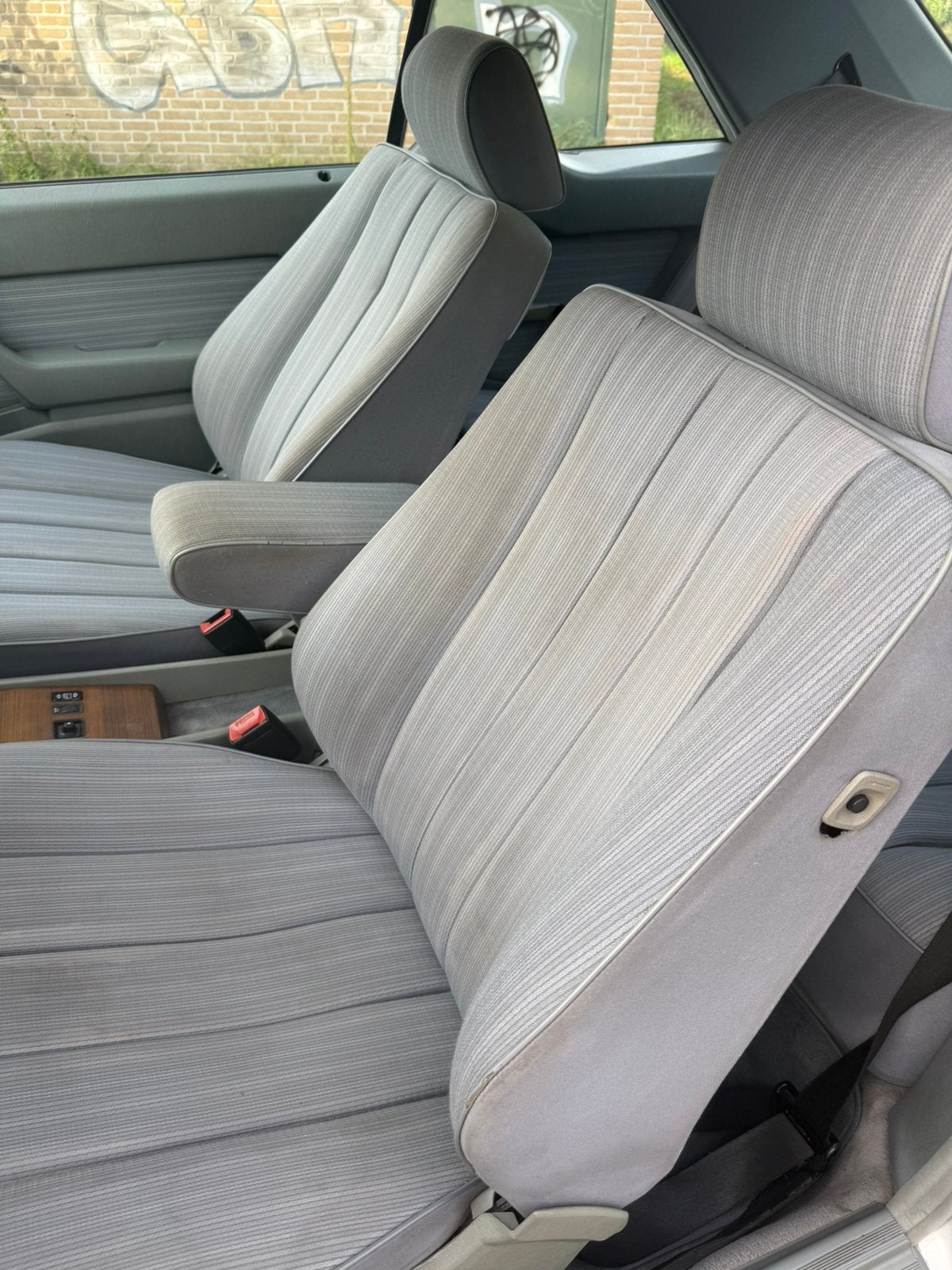 W124 Mercedes 300 CE 1987, foto 11