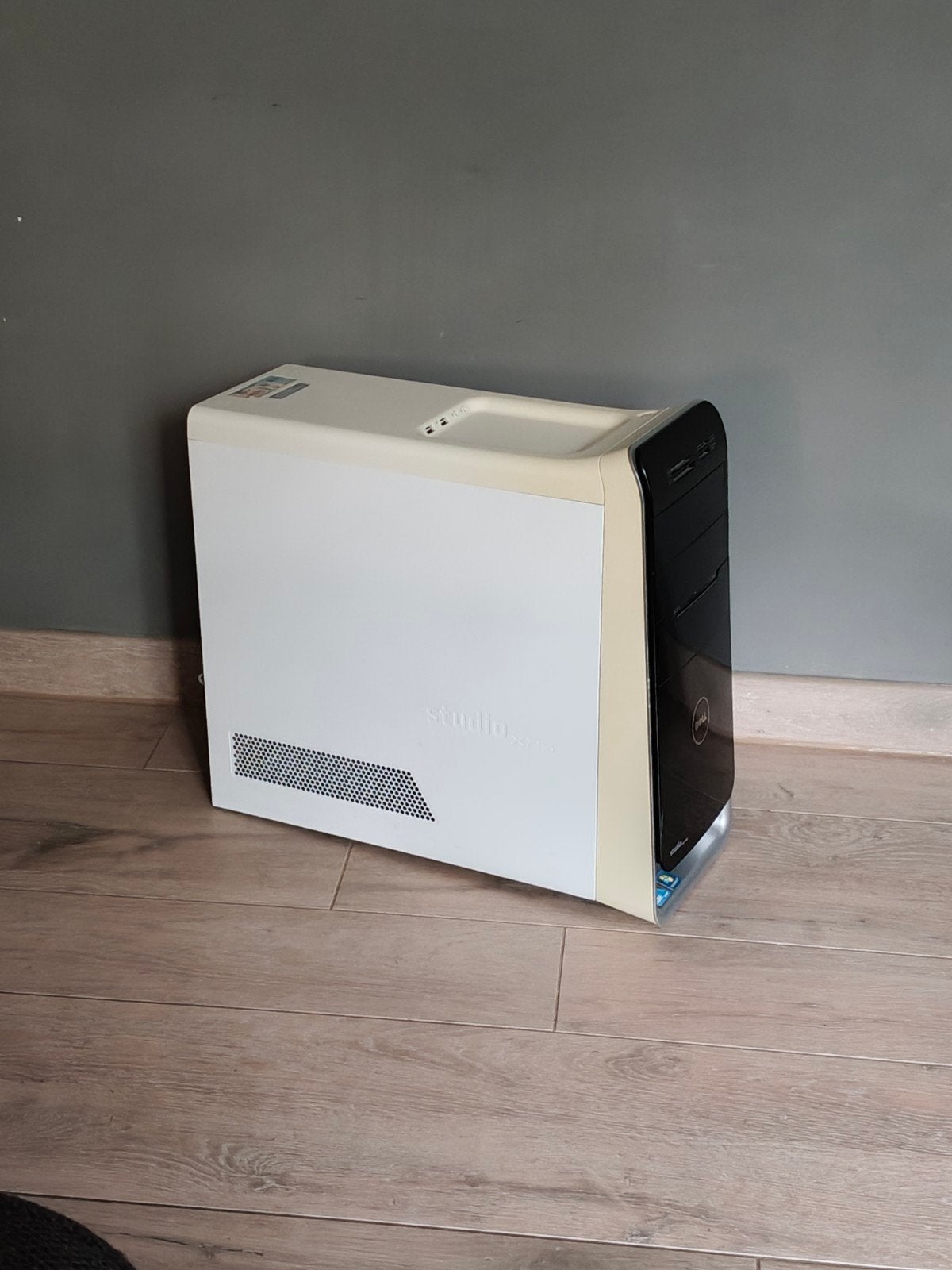 oude witte dell xps 8100 met upgrades Xeon, 1050ti, 16gb ram, Computers en Software, Desktop Pc's, Gebruikt, HDD, Ophalen of Verzenden