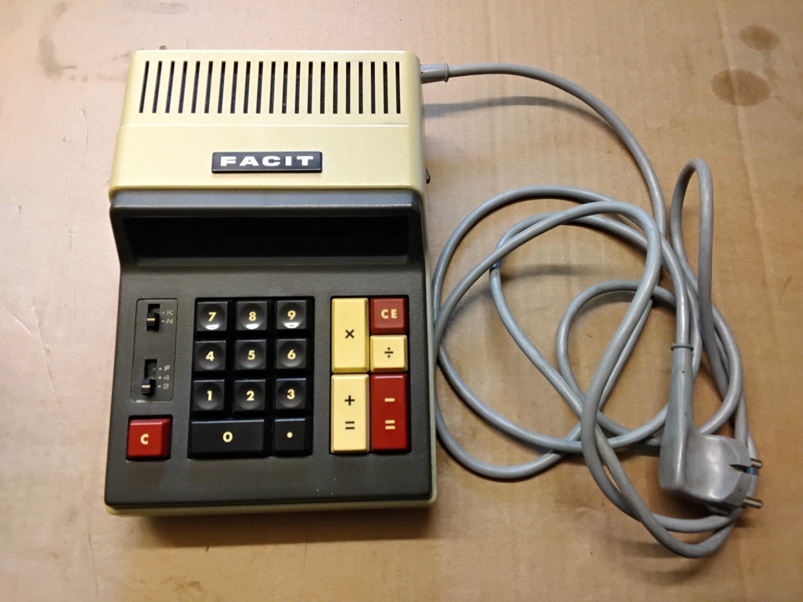 Oude facit 1114 rekenmachine, Diversen, Rekenmachines, Ophalen