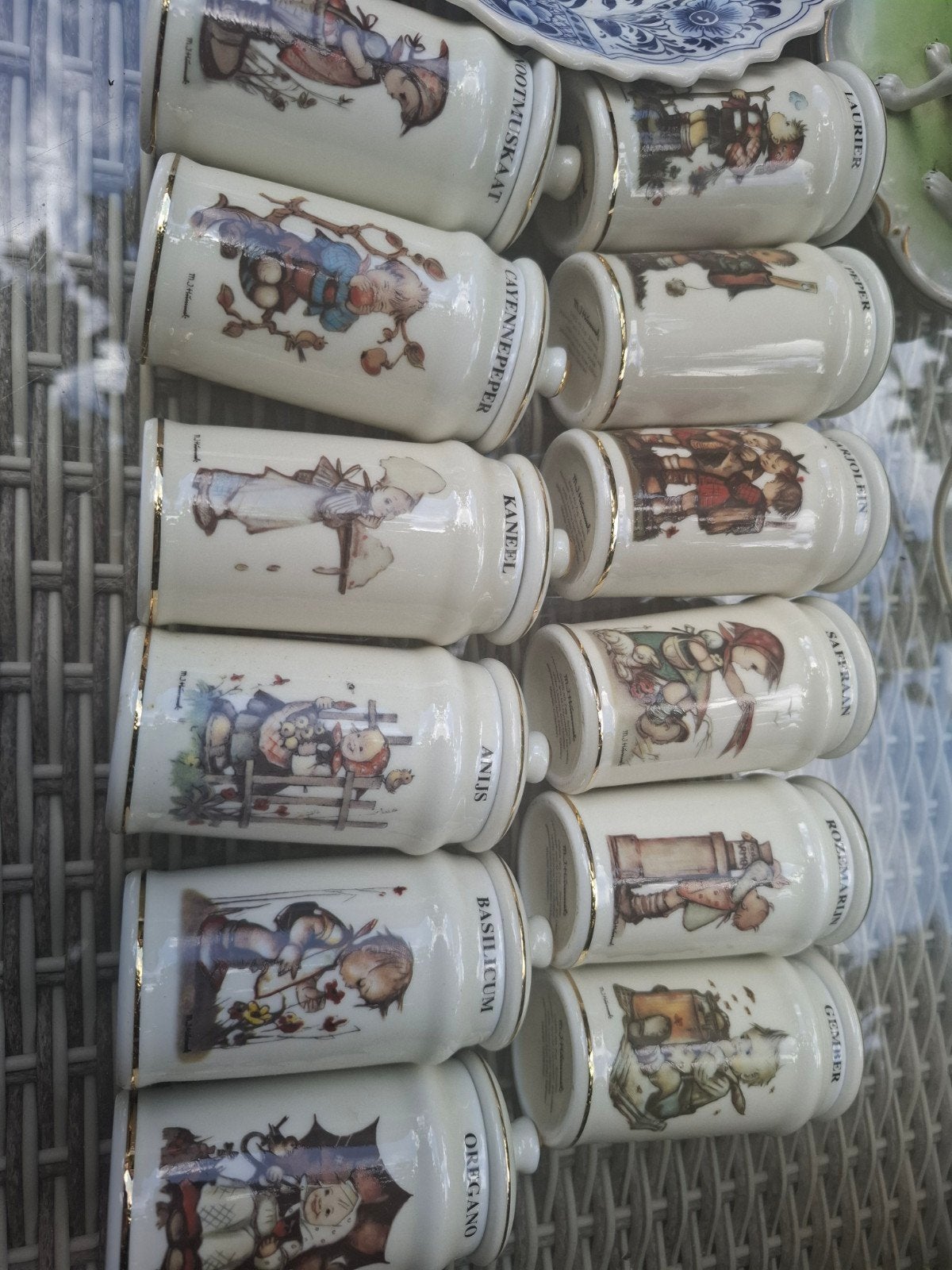 Set van 12 Hummel Kruidenpotjes - Vintage Porselein, Antiek en Kunst, Ophalen of Verzenden