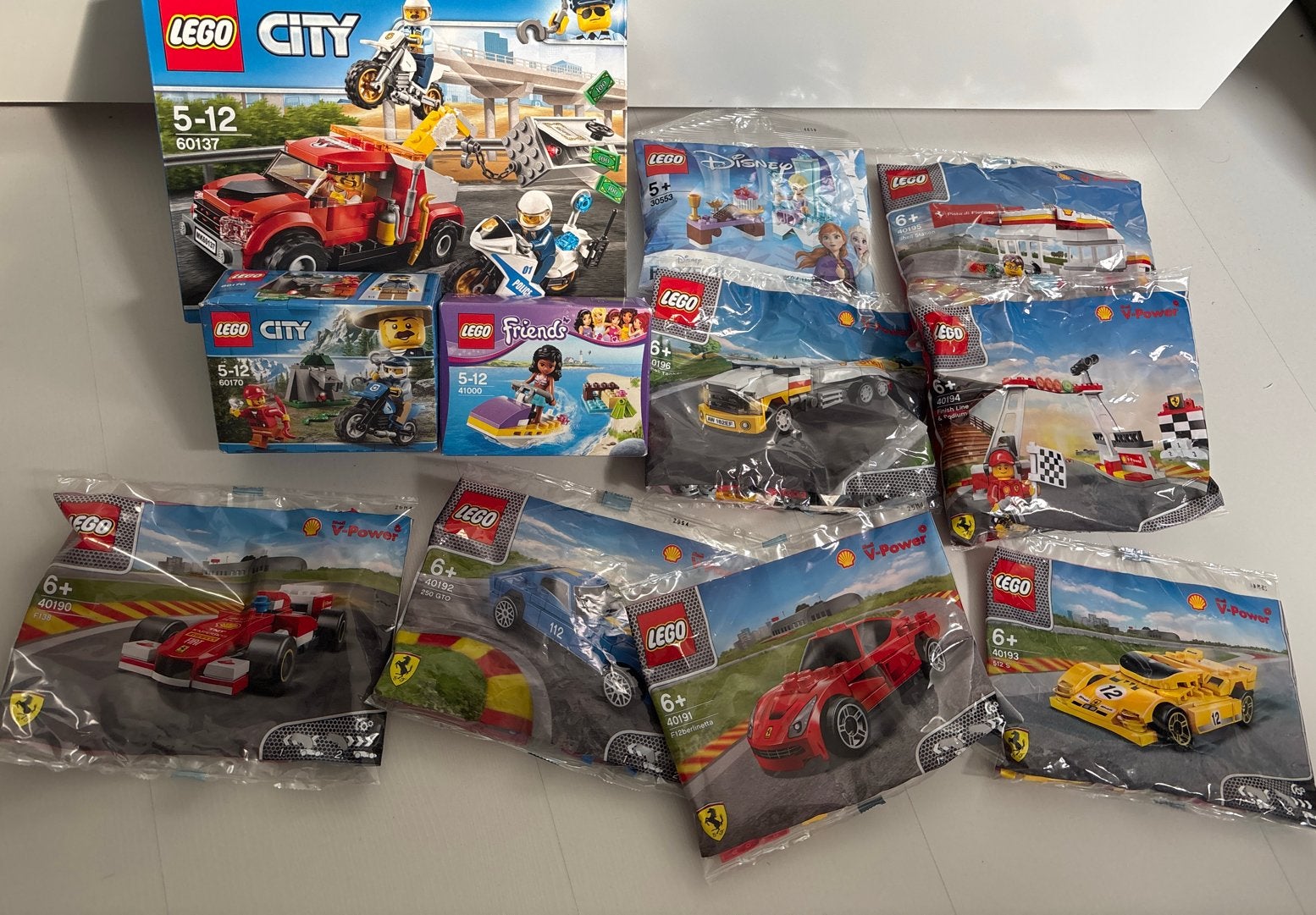Diverse LEGO sets: City, Friends en Shell V-Power, Ophalen of Verzenden, Nieuw, Overige merken