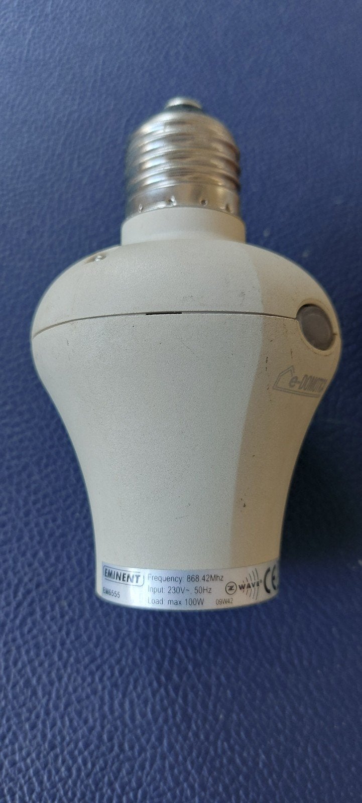 2 stuks Z-Wave Eminent EM6555 E27 Afstandsbediening Lampadap, Ophalen of Verzenden, Gebruikt