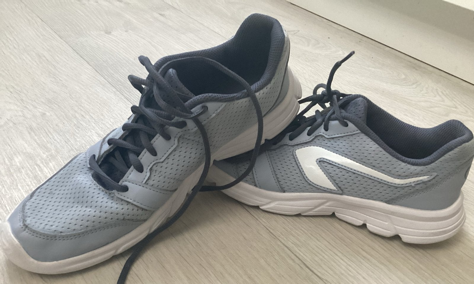 Kaleni hardloopschoenen maat 41, lichtgrijs, Kleding | Dames, Overige typen, Ophalen of Verzenden, Zo goed als nieuw, Grijs