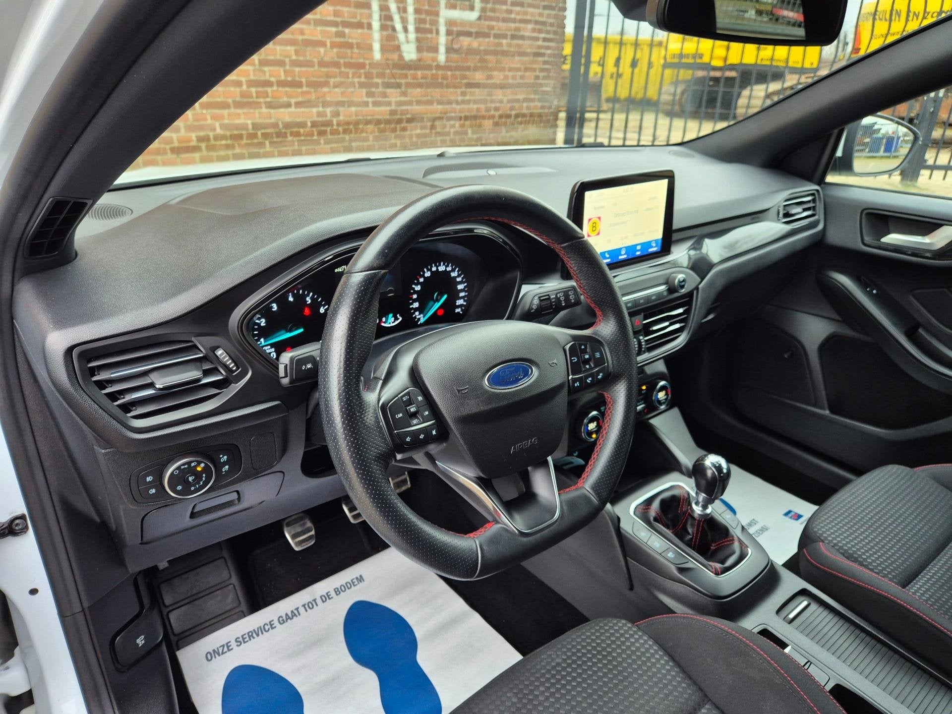 Ford Focus Wagon 1.0 EcoBoost ST Line Business LED, Navi, Gebruikt, 1283 kg, Wit, Origineel Nederlands