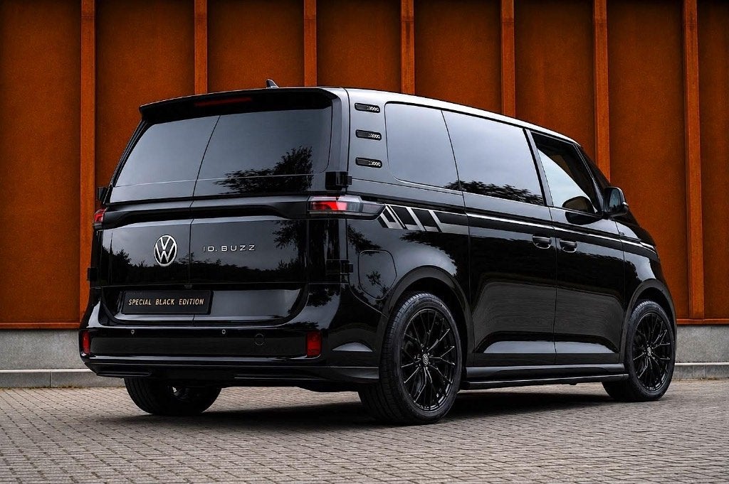 Volkswagen ID. Buzz Cargo 79 kWh Black Edition 286p 2xdeur, Auto's, Achterwielaandrijving, Zwart, Volkswagen, Leder en Stof