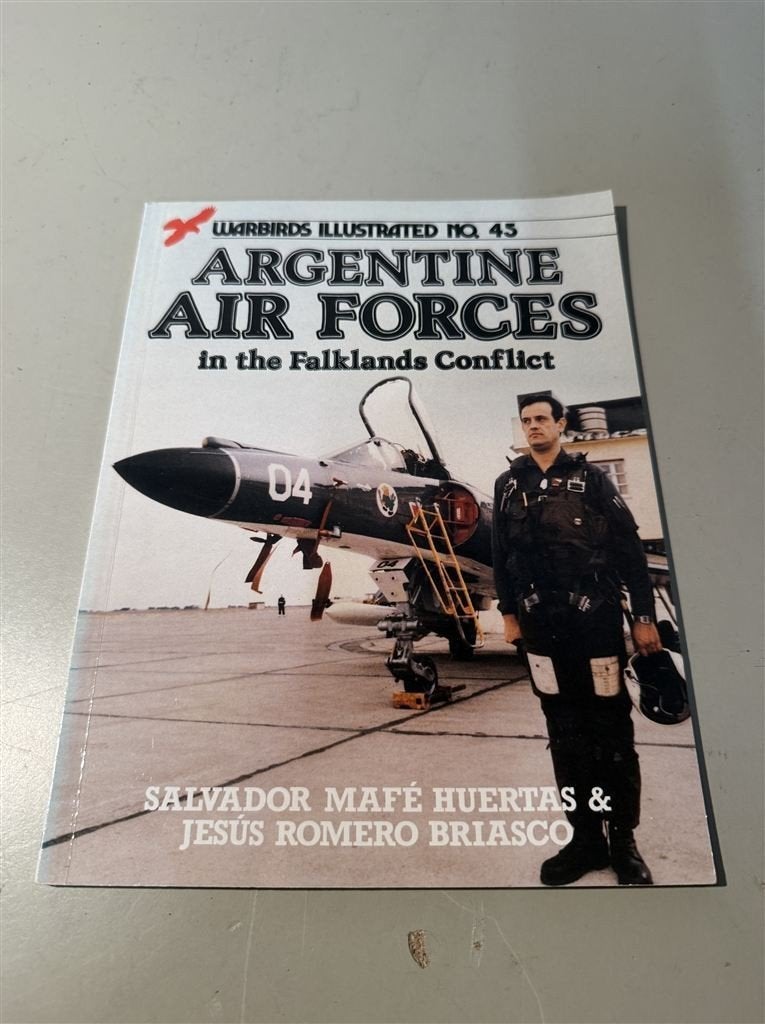 Argentijnse Luchtmacht in de Falklandoorlog - Warbirds 45, Ophalen of Verzenden, Tweede Wereldoorlog, Zo goed als nieuw, Overige onderwerpen