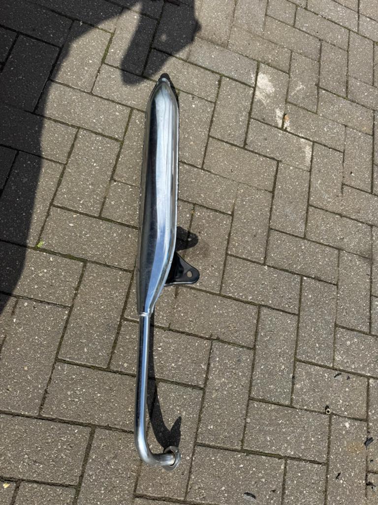 Delen honda SS50 of C70, Ophalen of Verzenden, Zo goed als nieuw, Uitlaat, Overige merken