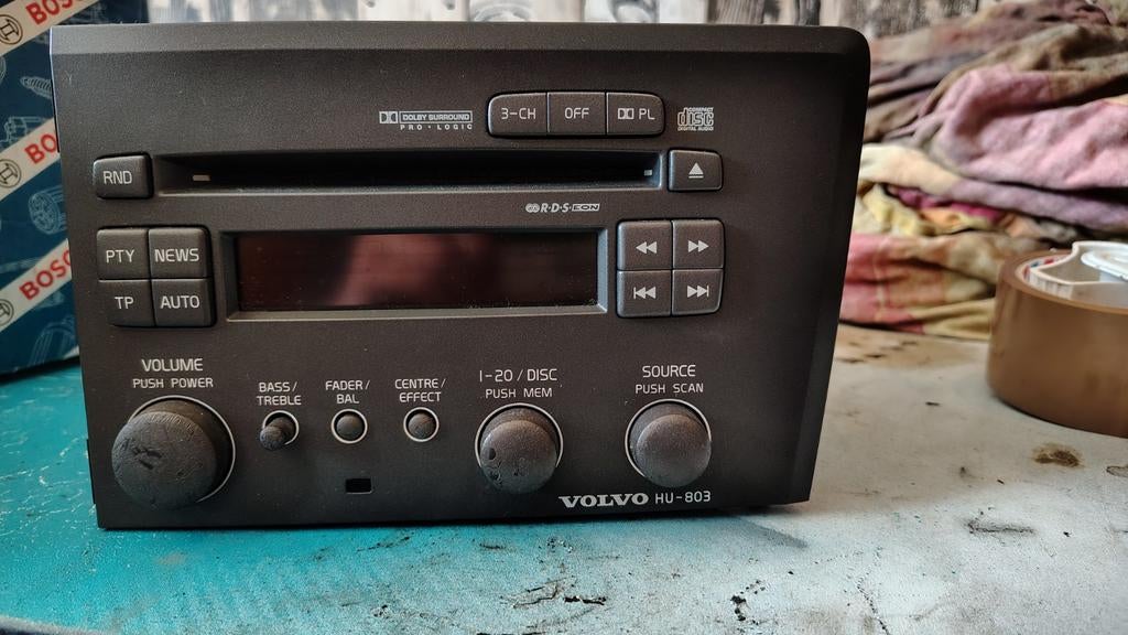 Volvo HU-803 auto radio, Ophalen of Verzenden