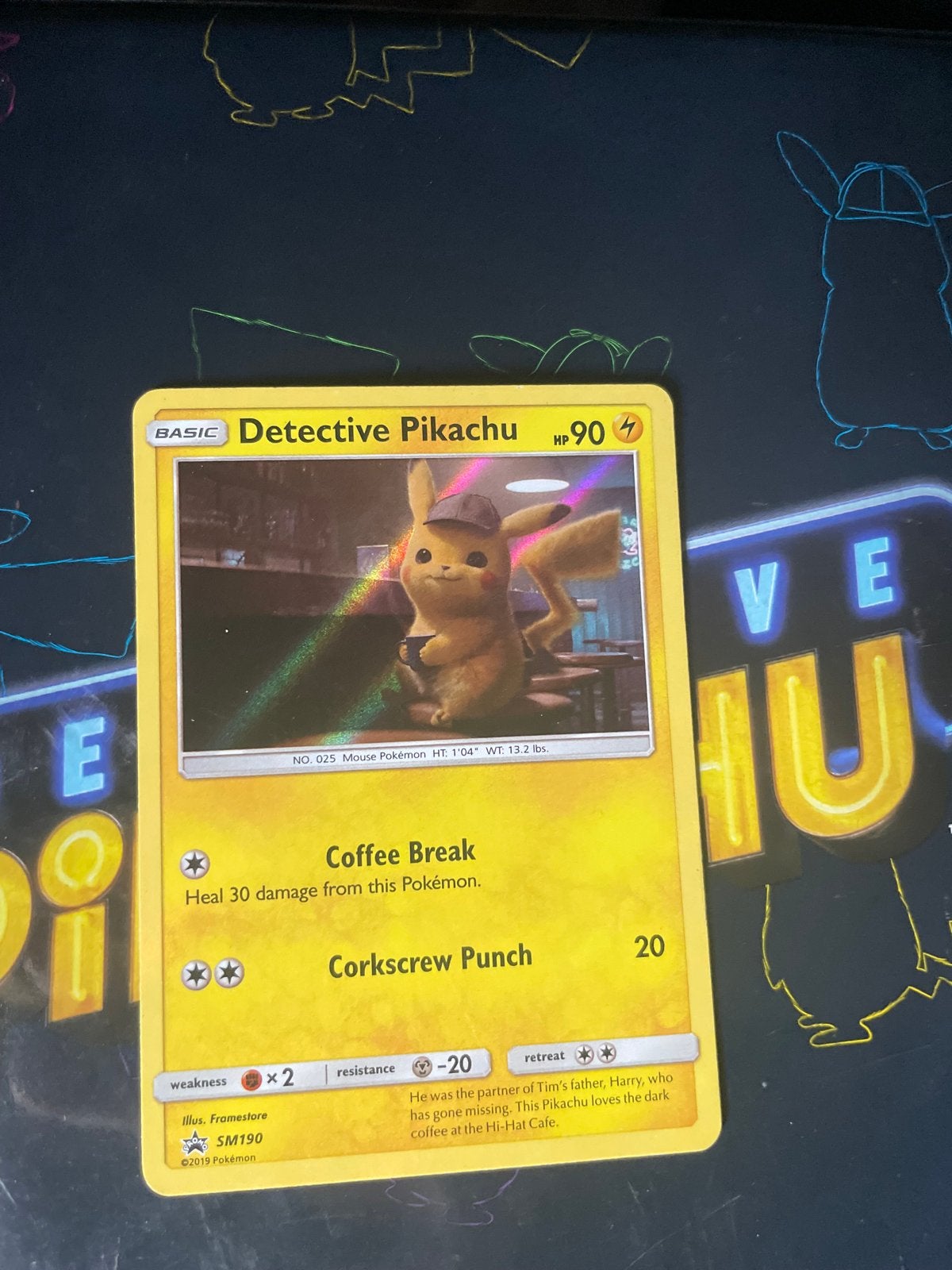 Detective Pikachu Pokémon Kaart SM190 Foil, Ophalen of Verzenden, Zo goed als nieuw, Losse kaart, Foil