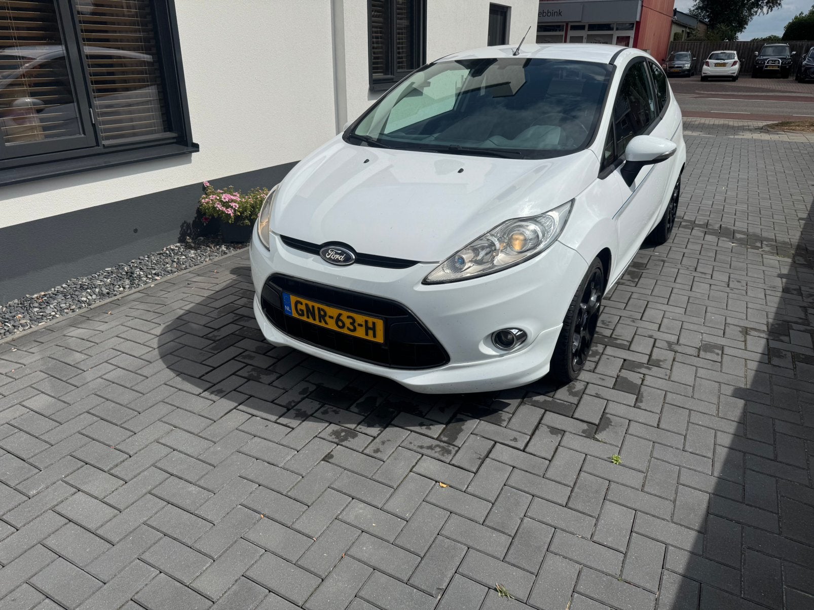 Ford fiesta 2010 Wit, Auto's, Stof, Zwart, 4 cilinders, Handgeschakeld