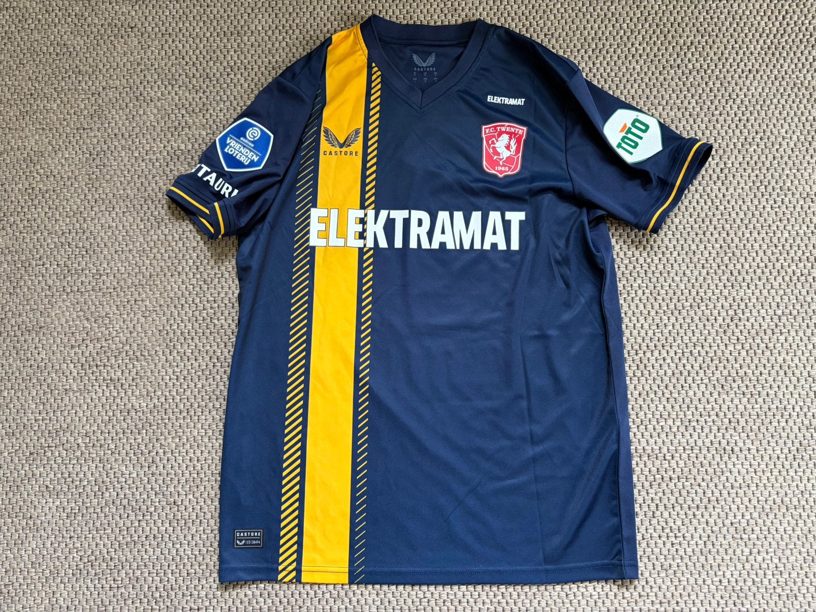 FC Twente matchworn shirt 2023-2024 Hilgers, Maat M, Ophalen of Verzenden, Nieuw, Shirt