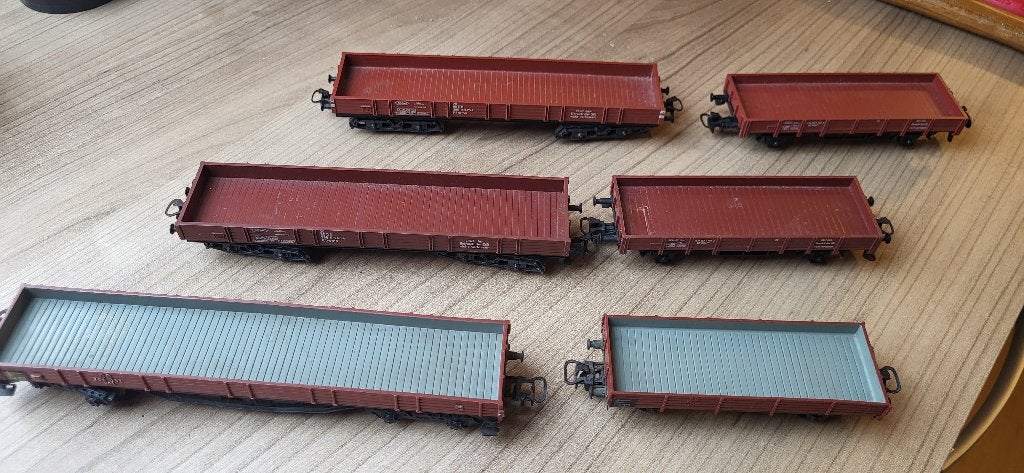 Märklin lage bakwagons met kunststof en metalen onderstel, Wisselstroom, Gebruikt, Wagon, Ophalen of Verzenden