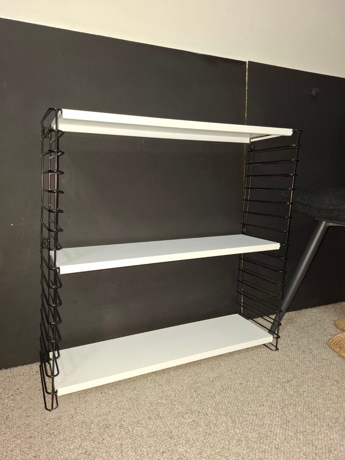 Tomado - Wandrek - zwart- wit - Boekenrek - 70x21x68cm, Ophalen, Zo goed als nieuw